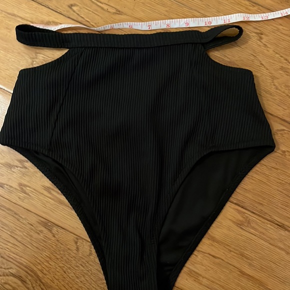 Black cutout bikini - Picture 4 of 12